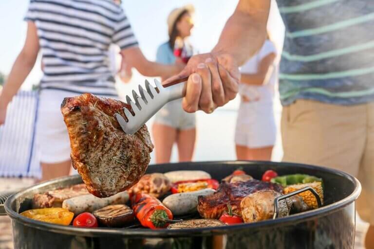BBQ tongs