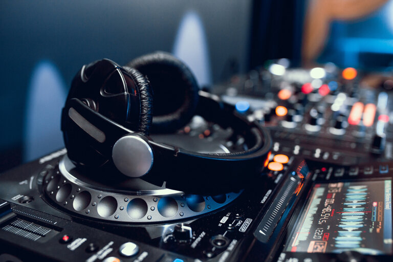DJ headphone