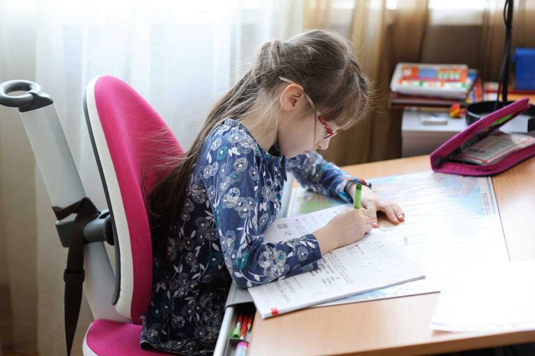 kids desk chair