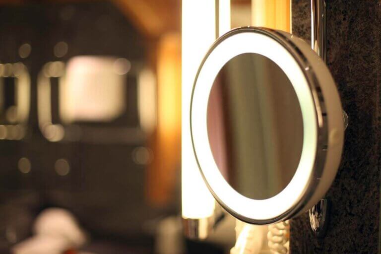 makeup mirror