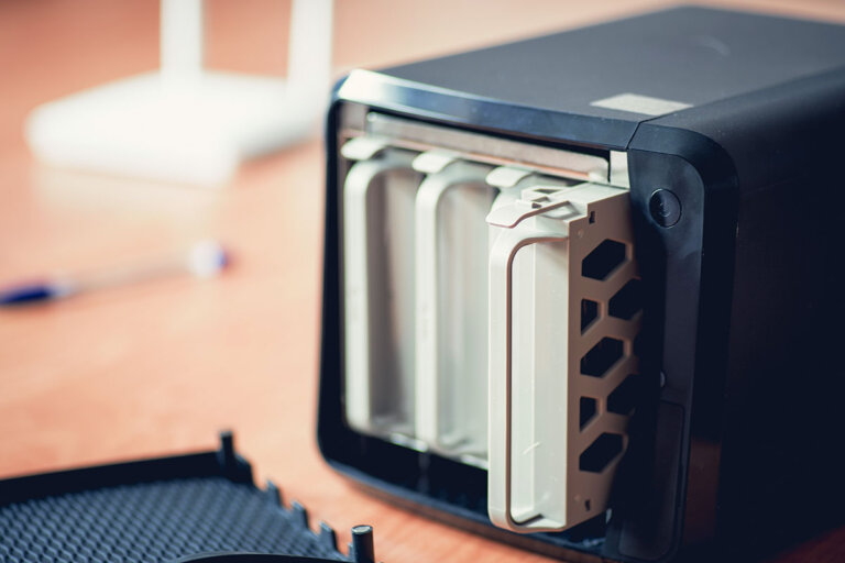 NAS device