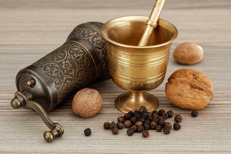 nutmeg grinder