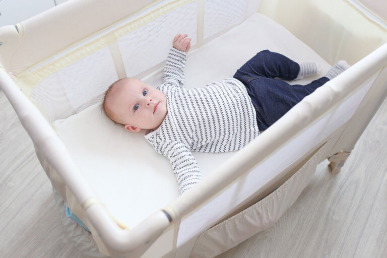 travel cot