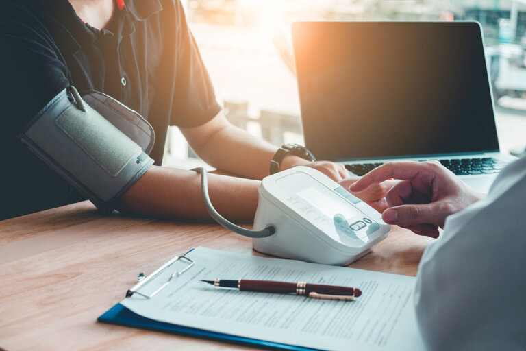 upper arm blood pressure monitor